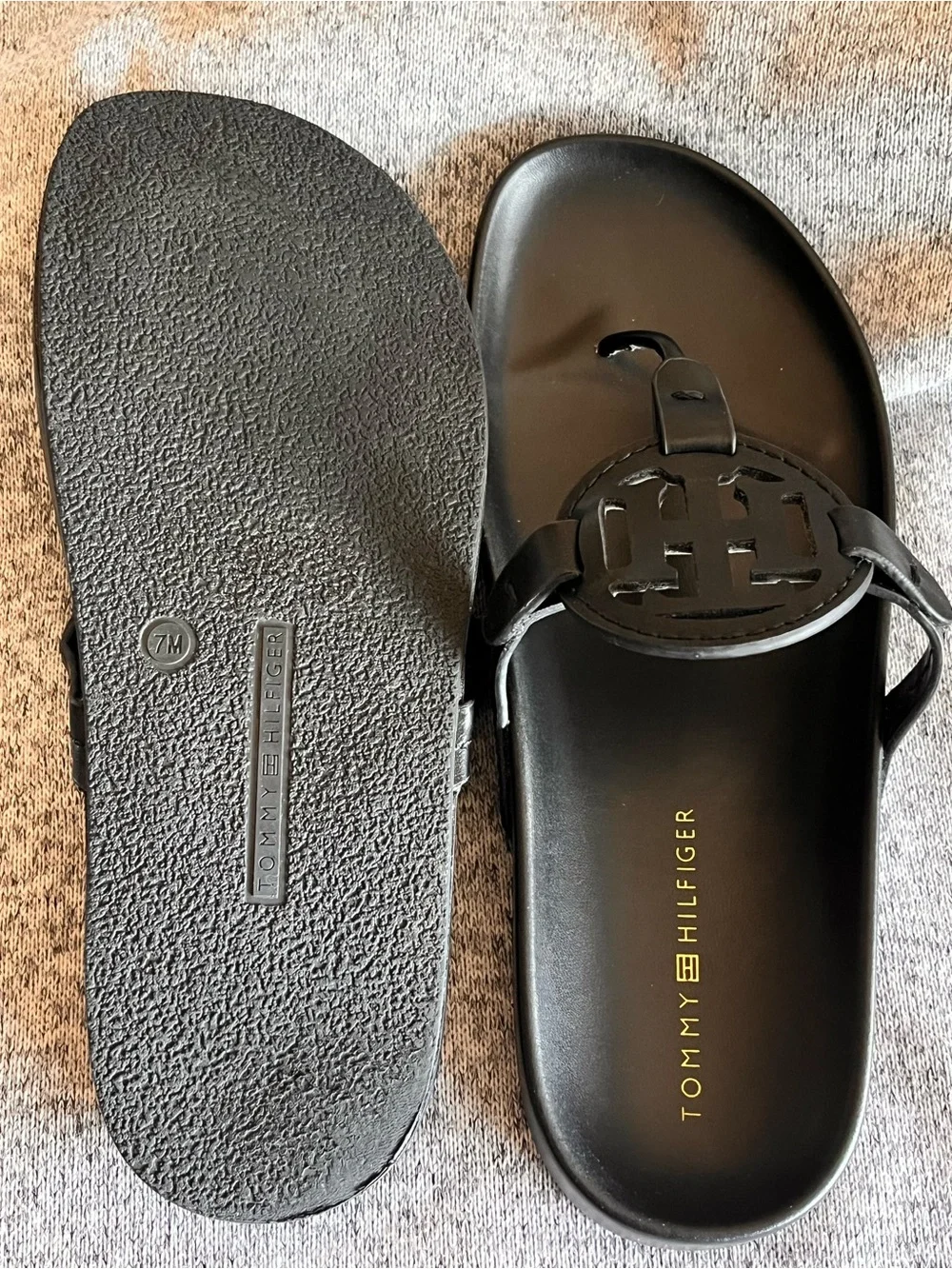 Tommy Hilfiger Women’s Black Logo Toe-Post Sandals - 7M